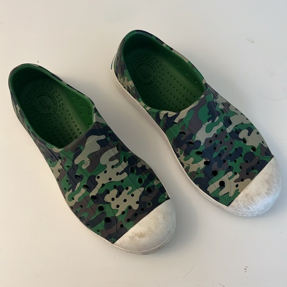 Native Shoes • green camo - Picture 2 of 4